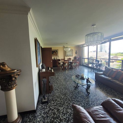 Apartamento de 4 alcobas en venta en Granada, Cali, 180 m² · foto 11 de 15