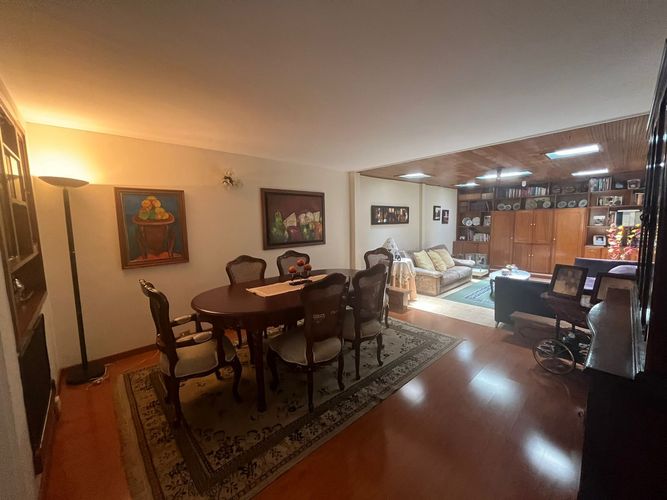 Casa de 4 alcobas en venta en Parque Distrital Salitre, Bogotá, 220 m² · foto 4 de 24