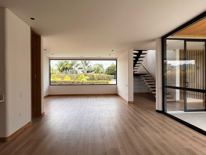 Casa de 4 alcobas en venta en Palmaseca, Rionegro, 390 m² · foto 1 de 19