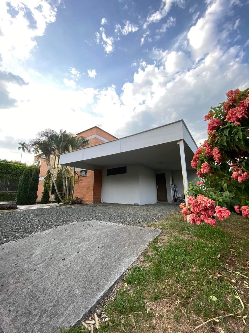 Casa en venta en Cerritos, Pereira · foto 2 de 24