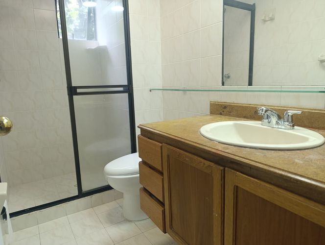 Apartamento de 3 alcobas en arriendo en El Poblado, Medellín, 128 m² · foto 16 de 18