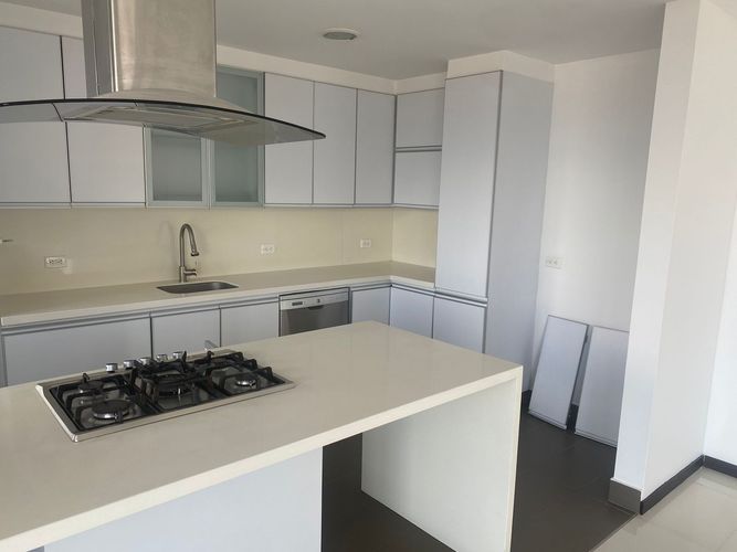 Apartamento de 3 alcobas en arriendo en La Calera, Medellín, 172 m² · foto 3 de 11