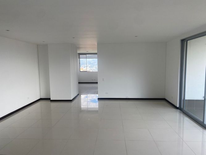 Apartamento de 3 alcobas en arriendo en La Calera, Medellín, 172 m² · foto 4 de 11