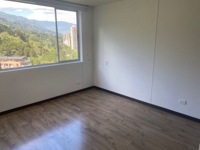 Apartamento de 3 alcobas en arriendo en La Calera, Medellín, 172 m² · foto 9 de 11