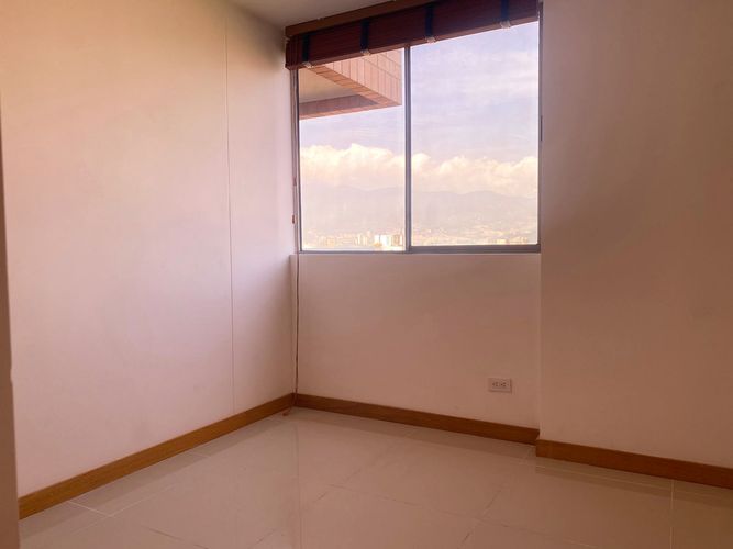 Apartamento de 3 alcobas en arriendo en Loma Del Escobero, Envigado, 97 m² · foto 6 de 17