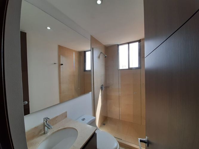 Apartamento de 2 alcobas en arriendo en Los Balsos, Medellín, 76 m² · foto 6 de 11