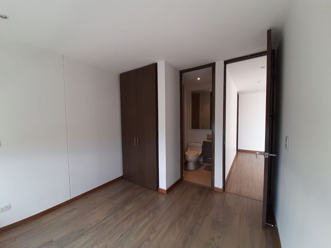 Apartamento de 2 alcobas en arriendo en Los Balsos, Medellín, 76 m² · foto 7 de 11