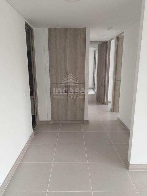 Apartamento de 3 alcobas en venta en La Flora, Cali, 113 m² · foto 5 de 13