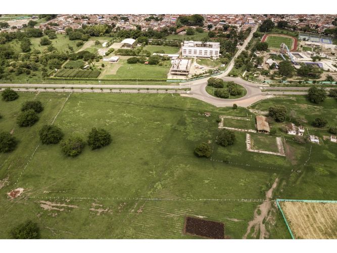 Lote en venta en Alfonso Lopez, Palmira, 24487 m² · foto 4 de 6