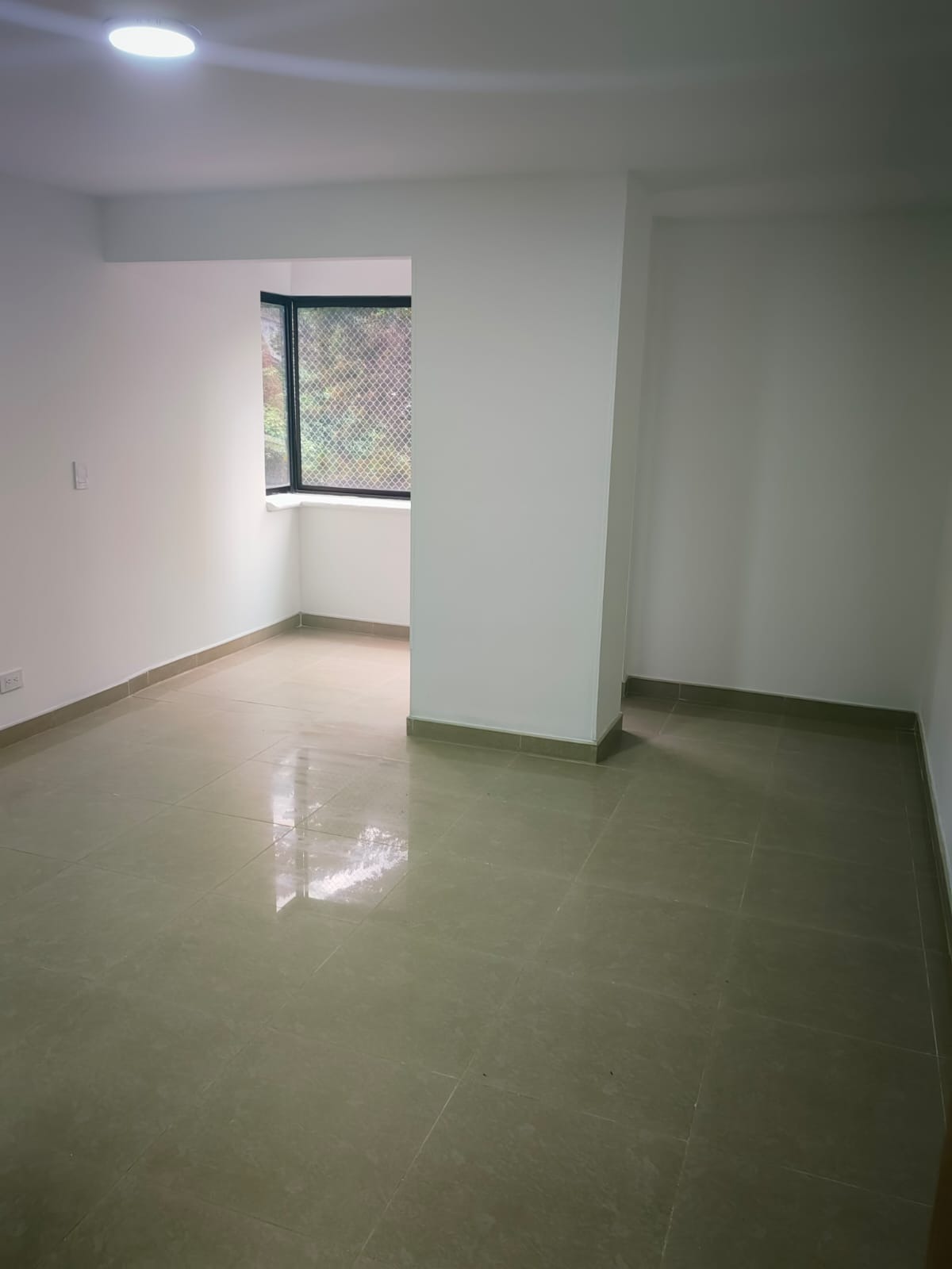 Apartamento en arriendo en Vizcaya, Medellín · foto 3 de 8