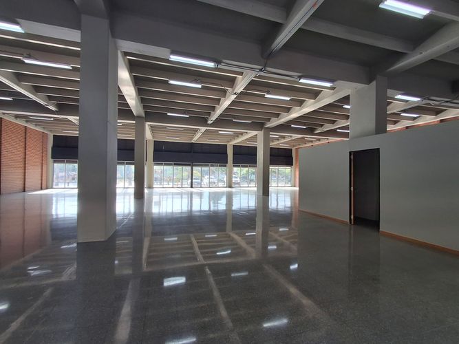 Local en arriendo en El Poblado, Medellín, 382 m² · foto 7 de 9