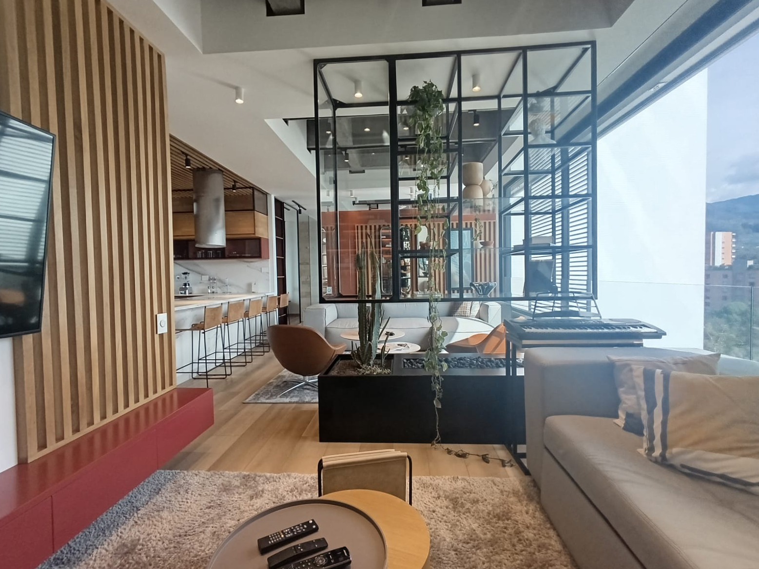 Apartamento en arriendo en El Poblado, Medellín · foto 2 de 15