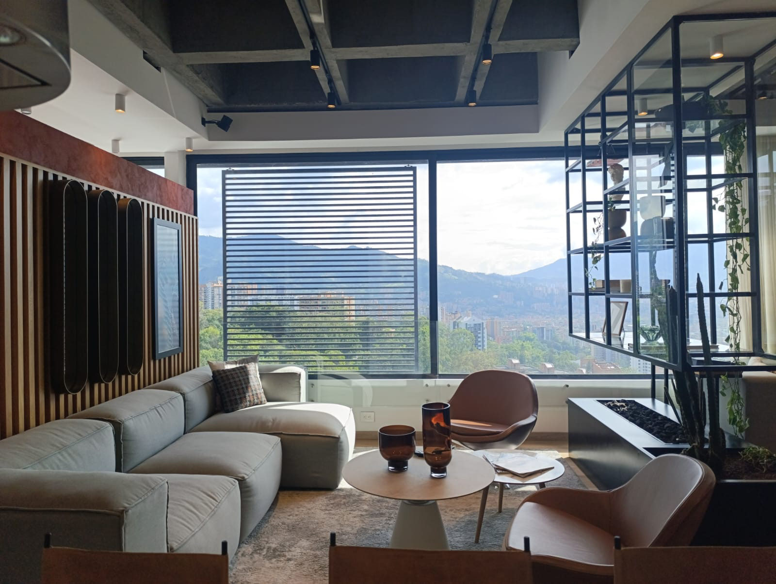 Apartamento en arriendo en El Poblado, Medellín · foto 3 de 15
