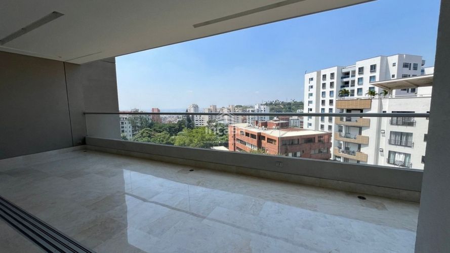 Apartamento de 3 alcobas en venta en Normandia, Cali, 209 m² · foto 2 de 24