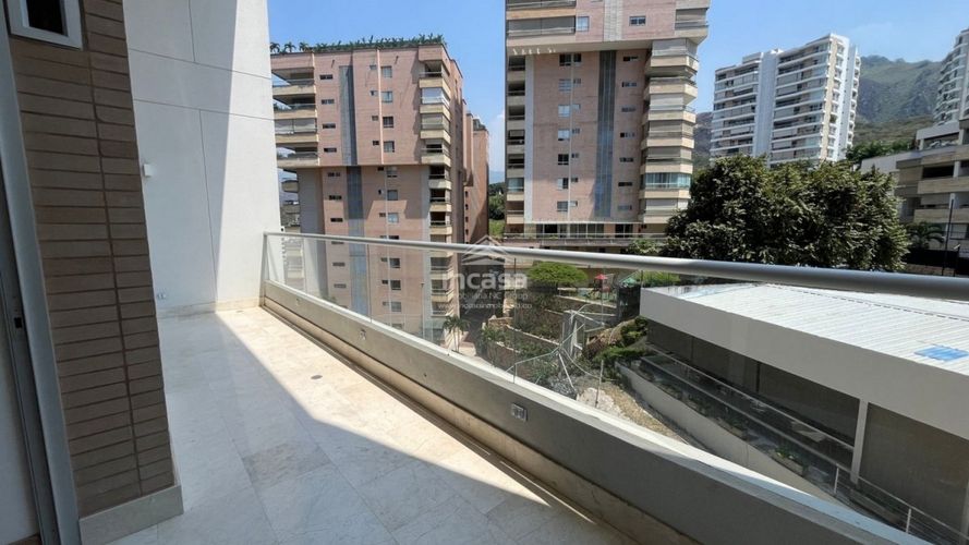 Apartamento de 3 alcobas en venta en Normandia, Cali, 209 m² · foto 13 de 24