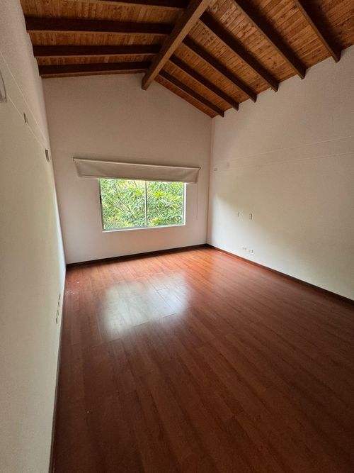Casa de 3 alcobas en venta en La Sebastiana, Envigado, 262 m² · foto 6 de 11
