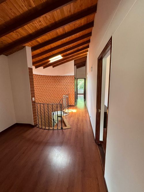 Casa de 3 alcobas en venta en La Sebastiana, Envigado, 262 m² · foto 7 de 11