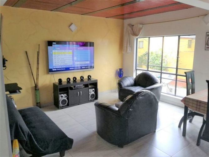 Casa de 9 alcobas en venta en Ponderosa, Bogotá, 420 m² · foto 5 de 8