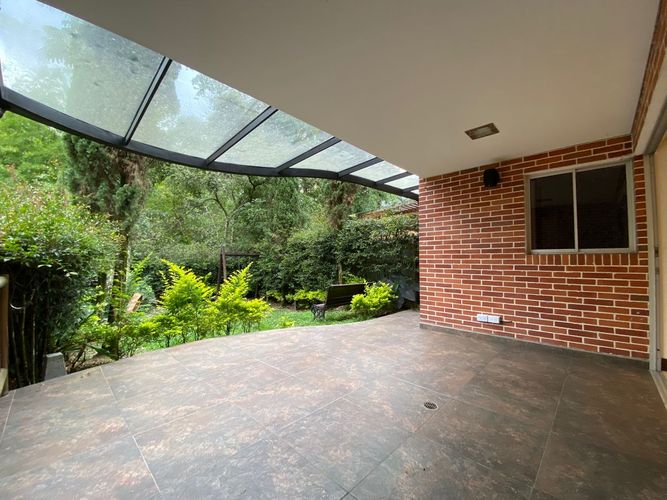 Casa de 3 alcobas en arriendo en Loma El Atravesado, Medellín, 203 m² · foto 5 de 15