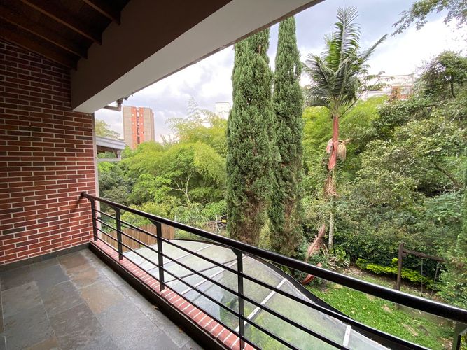Casa de 3 alcobas en arriendo en Loma El Atravesado, Medellín, 203 m² · foto 13 de 15
