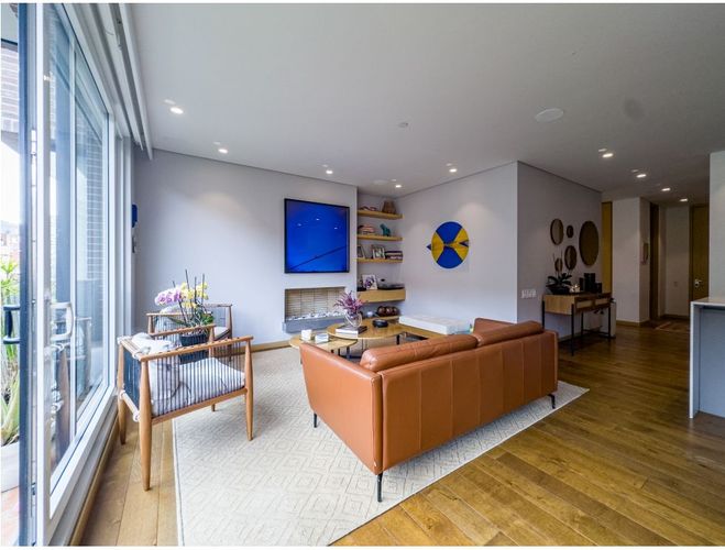 Apartamento de 3 alcobas en venta en La Cabrera, Bogotá, 151 m² · foto 2 de 21