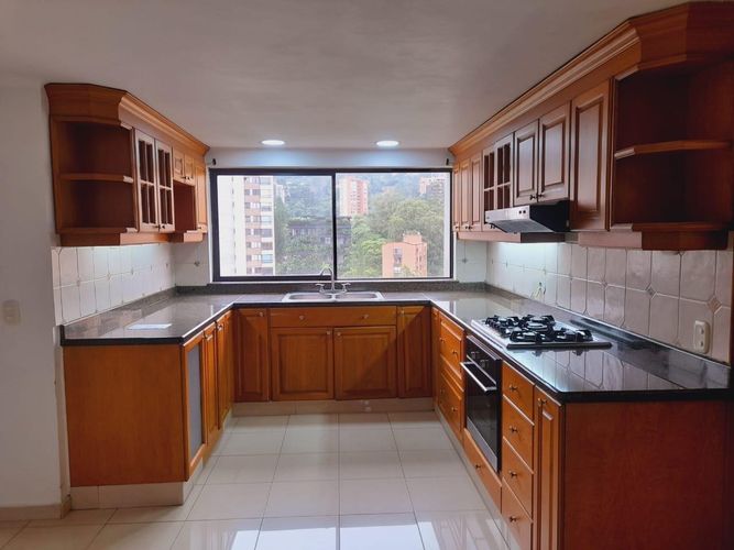 Casa de 3 alcobas en venta en San Lucas, Medellín, 242 m² · foto 6 de 15