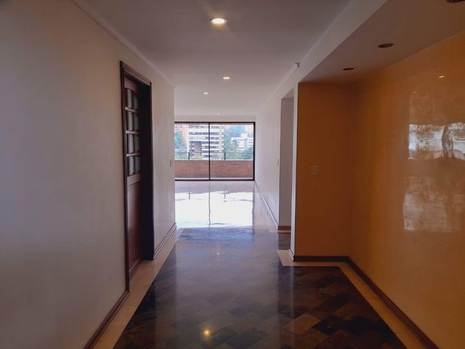 Casa de 3 alcobas en venta en San Lucas, Medellín, 242 m² · foto 8 de 15