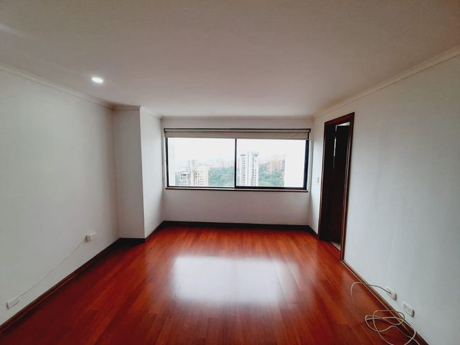 Casa de 3 alcobas en venta en San Lucas, Medellín, 242 m² · foto 9 de 15