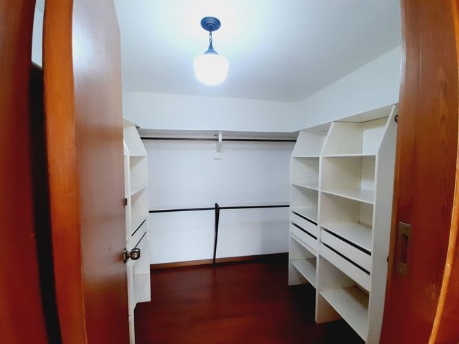Casa de 3 alcobas en venta en San Lucas, Medellín, 242 m² · foto 10 de 15
