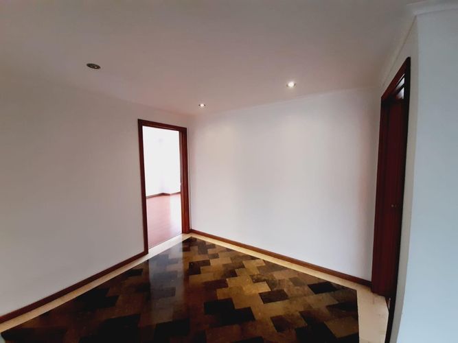 Casa de 3 alcobas en venta en San Lucas, Medellín, 242 m² · foto 11 de 15