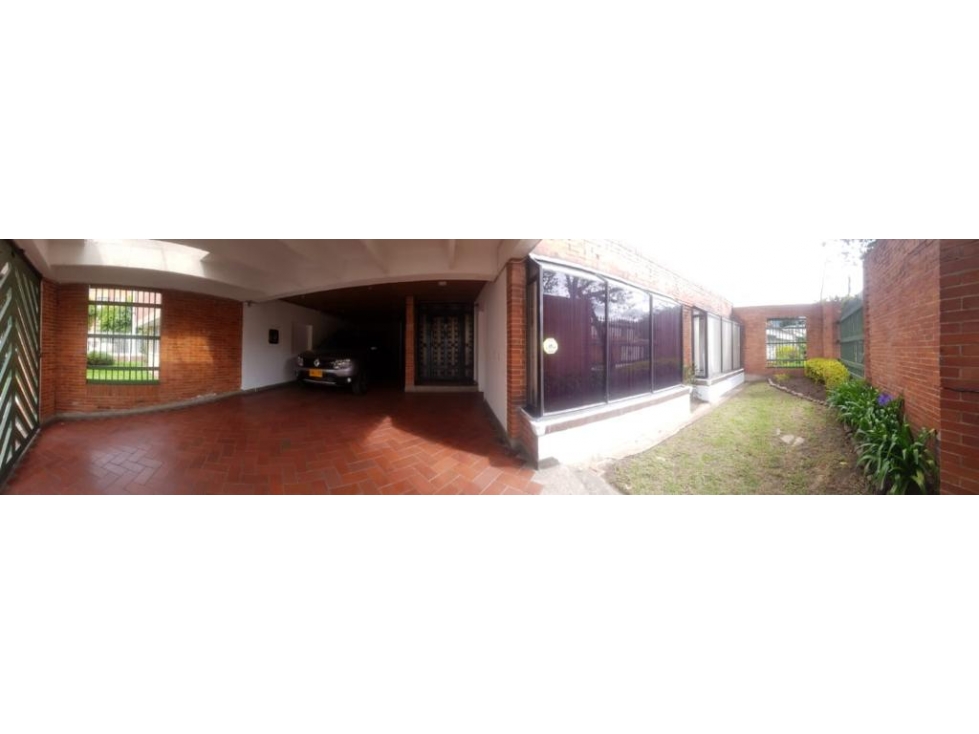 Casa en venta en Santa Ana, Bogotá · foto 2 de 24