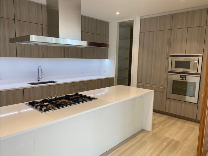 Apartamento de 4 alcobas en venta en Chico Norte, Bogotá, 363 m² · foto 7 de 20