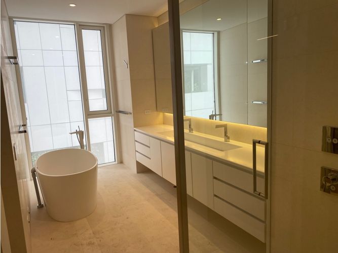 Apartamento de 4 alcobas en venta en Chico Norte, Bogotá, 363 m² · foto 16 de 20