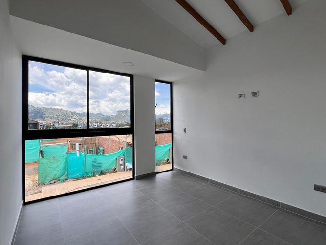 Casa de 3 alcobas en venta en La Ceja, 143 m² · foto 2 de 17