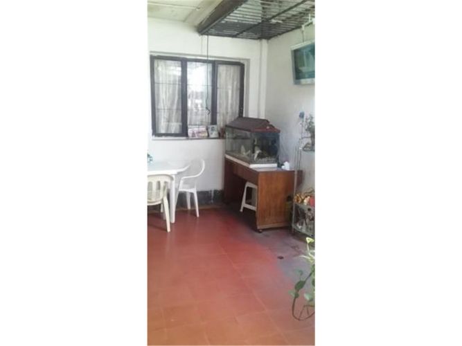 Casa de 7 alcobas en venta en Gerona, Medellín, 224 m² · foto 3 de 12