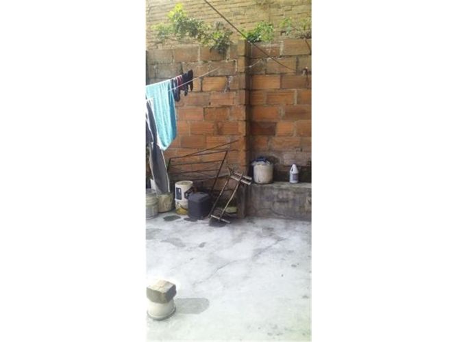 Casa de 7 alcobas en venta en Gerona, Medellín, 224 m² · foto 11 de 12