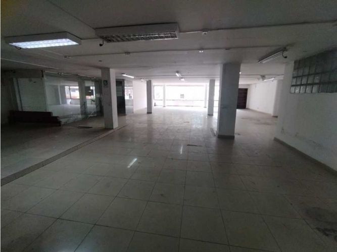 Local en arriendo en La Candelaria, Medellín, 400 m² · foto 5 de 24
