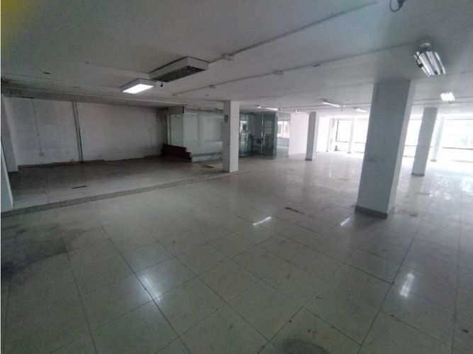 Local en arriendo en La Candelaria, Medellín, 400 m² · foto 6 de 24