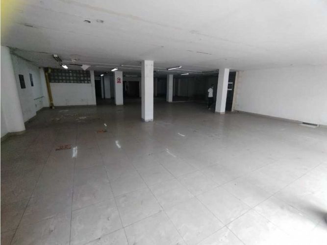 Local en arriendo en La Candelaria, Medellín, 400 m² · foto 9 de 24