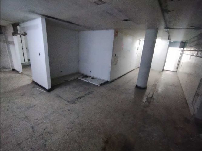 Local en arriendo en La Candelaria, Medellín, 400 m² · foto 16 de 24