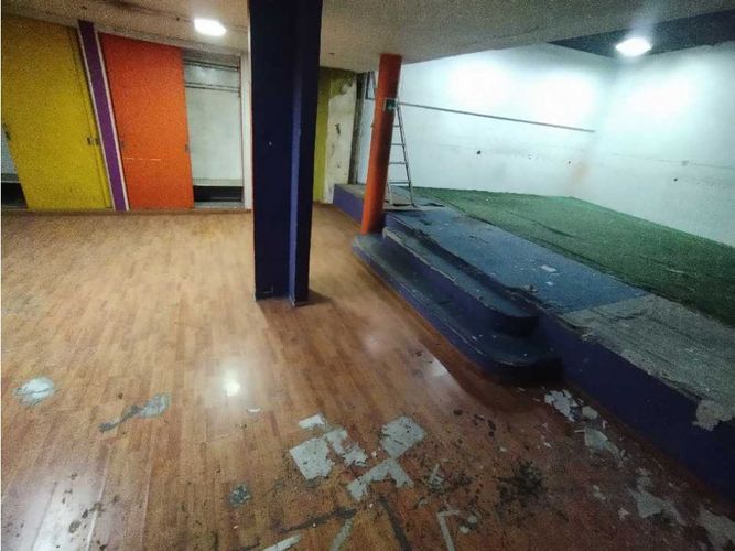 Local en arriendo en La Candelaria, Medellín, 400 m² · foto 22 de 24