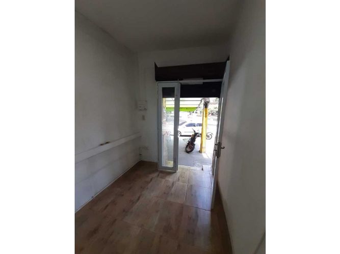 Local en arriendo en Campo Valdes No.1, Medellín, 13 m² · foto 2 de 7