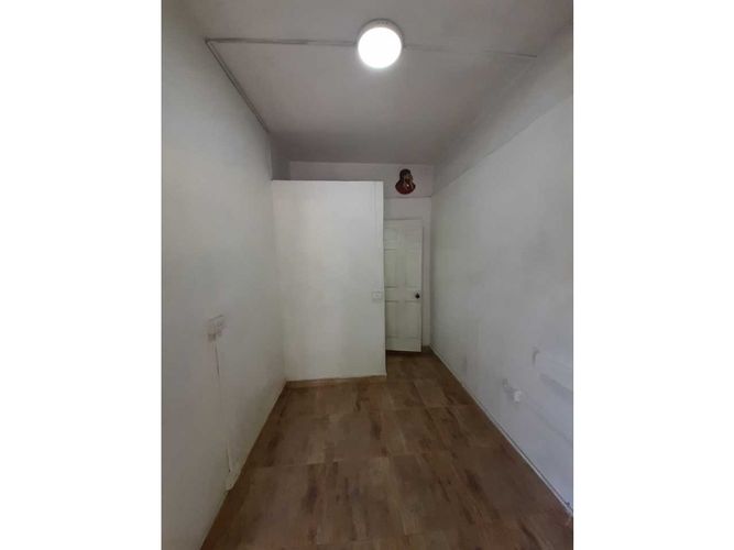 Local en arriendo en Campo Valdes No.1, Medellín, 13 m² · foto 3 de 7