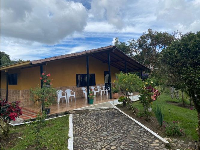 Finca en venta en La Candelaria, Marinilla, 120 m² · foto 2 de 14