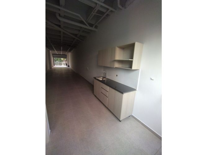 Local en venta en La Cuenca, Medellín, 82 m² · foto 4 de 8