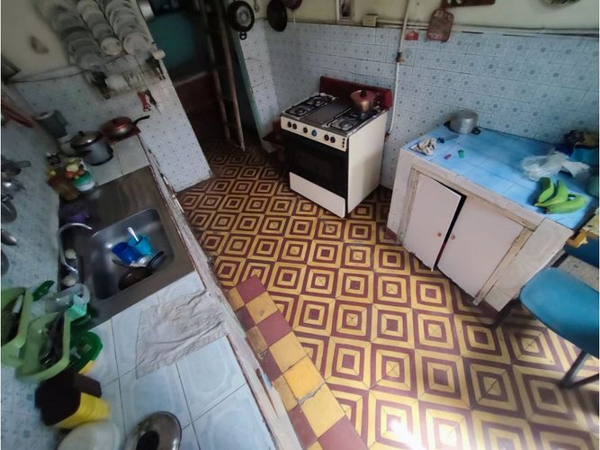 Casa de 7 alcobas en venta en Manrique Central, Medellín, 227 m² · foto 4 de 9