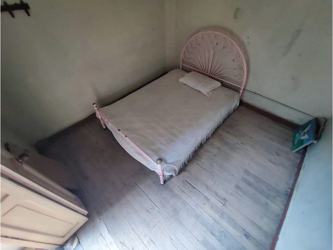 Casa de 7 alcobas en venta en Manrique Central, Medellín, 227 m² · foto 8 de 9