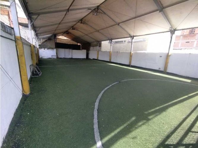 Local en arriendo en La Candelaria, Medellín, 400 m² · foto 2 de 15