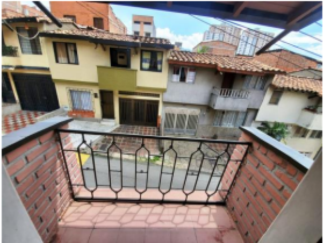 Casa de 3 alcobas en venta en Zona Industrial 1, Medellín, 140 m² · foto 3 de 14
