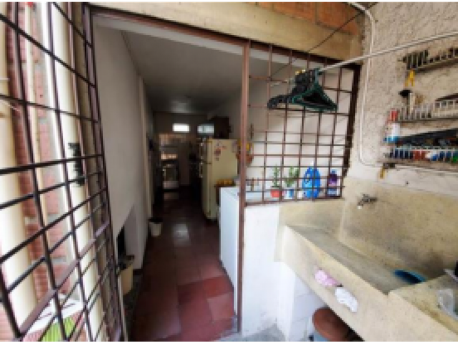 Casa de 3 alcobas en venta en Zona Industrial 1, Medellín, 140 m² · foto 7 de 14